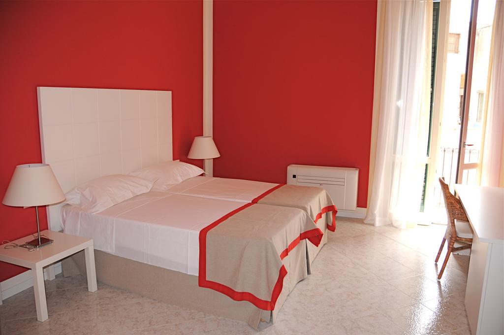 Albachiara Suite Rooms - City Center Trapani Phòng bức ảnh